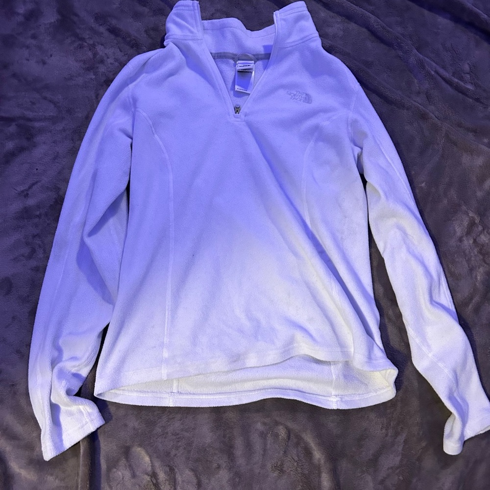 north face pull over🤍